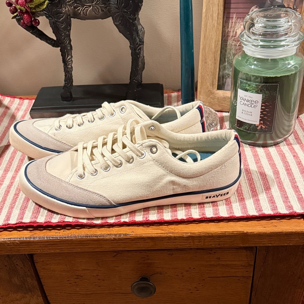 SeaVees Men's Off-White Canvas Sneakers - Picture 5 of 7